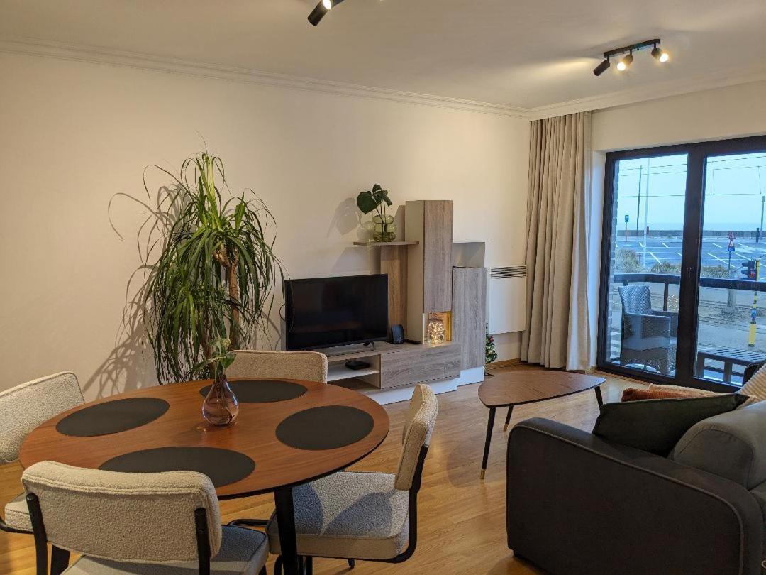Vista Linda, Leuk Appartement Vlak Bij Zeedijk En Strand Ostende Exterior foto