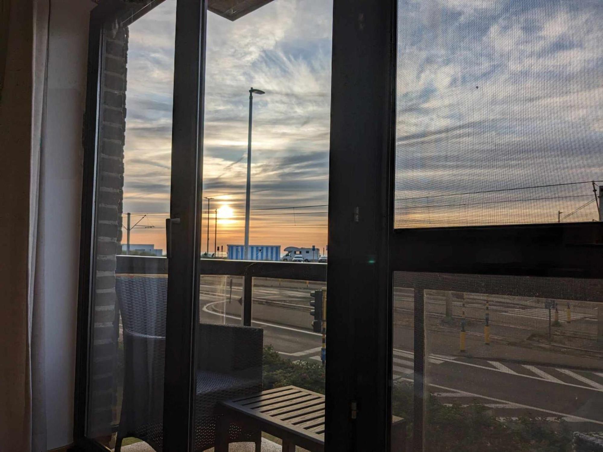 Vista Linda, Leuk Appartement Vlak Bij Zeedijk En Strand Ostende Exterior foto