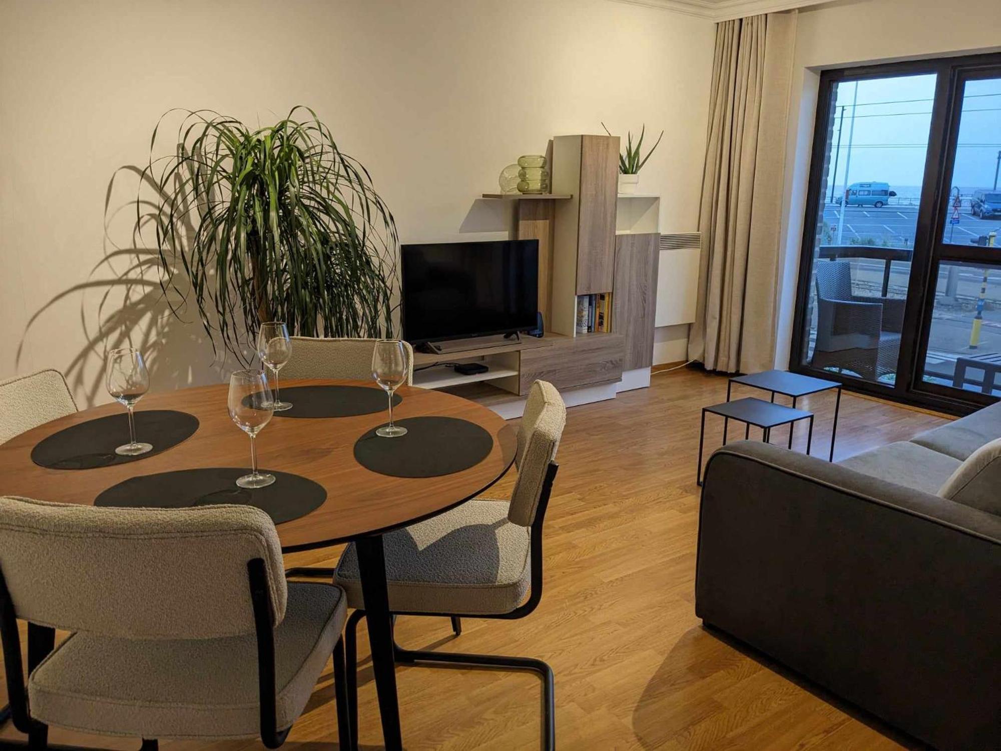 Vista Linda, Leuk Appartement Vlak Bij Zeedijk En Strand Ostende Exterior foto